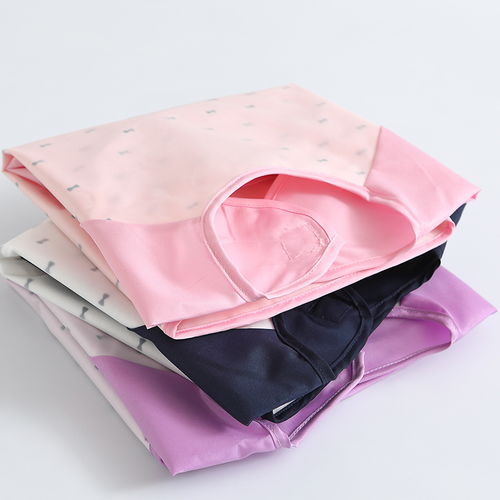 秋冬呵護(hù)，守護(hù)童趣 兒童防水罩衣與寶寶圍兜選購(gòu)指南